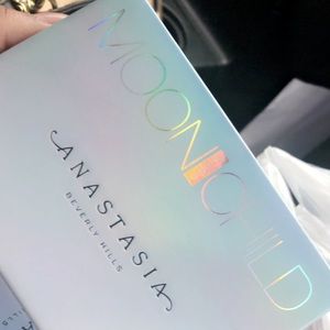 Anastasia Beverly Hills moonchild glow kit